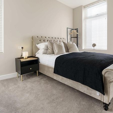 The Park Road Suites By Stamp Sa Blackpool Exteriör bild
